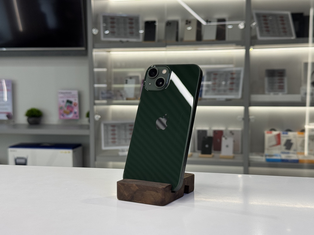 iPhone 13 256 green